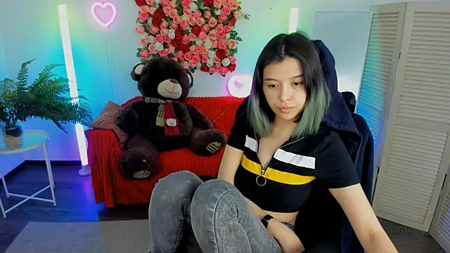 SirenMystiq online show from June 15, 10:15 am