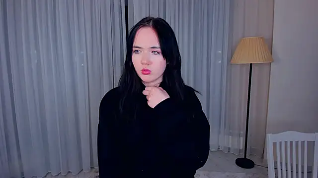 LenaKurpiel online show from December 19, 4:43 pm