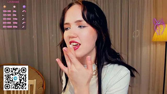 LenaKurpiel online show from January 9, 6:56 pm