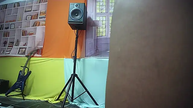 moghelslay online show from February 11, 7:59 pm