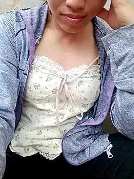 little-effy online show from June 10, 1:49 am