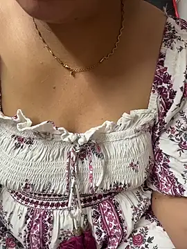 butterflyslay online show from April 20, 12:57 am