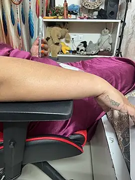 butterflyslay online show from April 21, 2:51 am