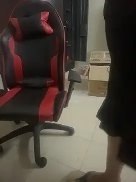 butterflyslay online show from April 27, 4:04 pm