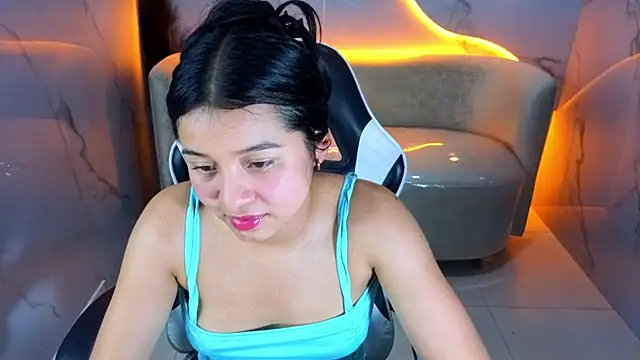 Sofi Adams Tx online show from January 5, 5:27 pm