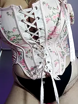 Divine Pouvoir online show from April 24, 7:27 pm