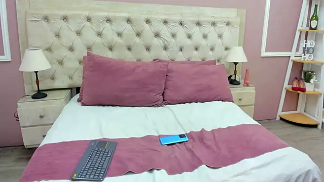 Missnia online show from February 16, 3:56 pm