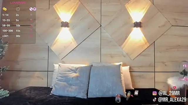 sussan fox  online show from April 22, 7:55 pm