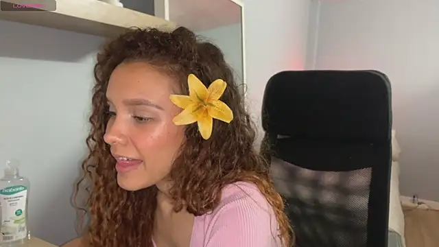 Sunshineegirll online show from December 19, 6:55 pm