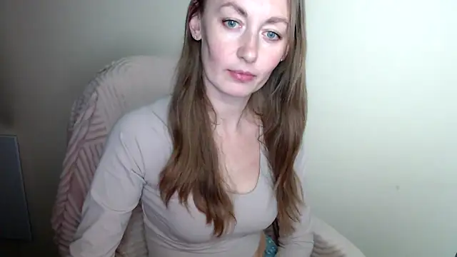 LiaSeass  online show from April 27, 3:09 pm