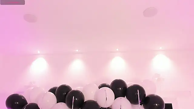 Lunara Vall online show from April 8, 7:27 pm