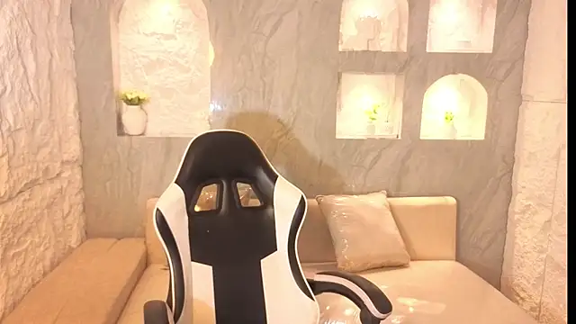 Andrea Tx online show from April 29, 1:03 pm