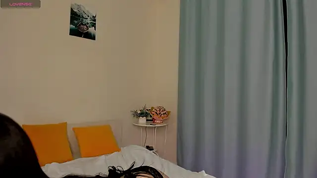 LisaColee online show from April 4, 9:13 pm