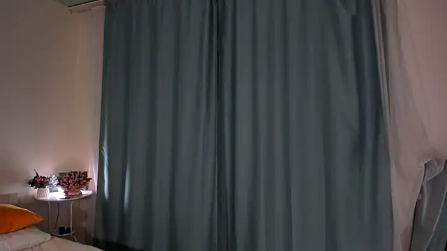 LisaColee online show from April 28, 8:57 pm