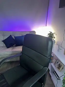 emily kate  online show from March 4, 3:24 am