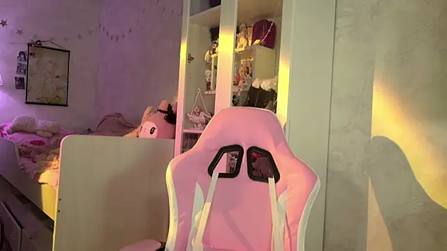 MiraJades online show from April 25, 9:12 pm