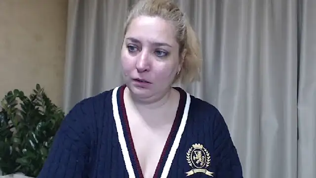 sweetpussy13 online show from March 4, 7:04 am