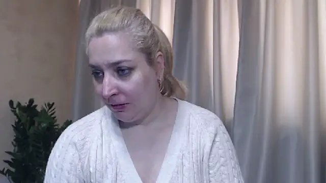 sweetpussy13 online show from April 26, 5:27 am