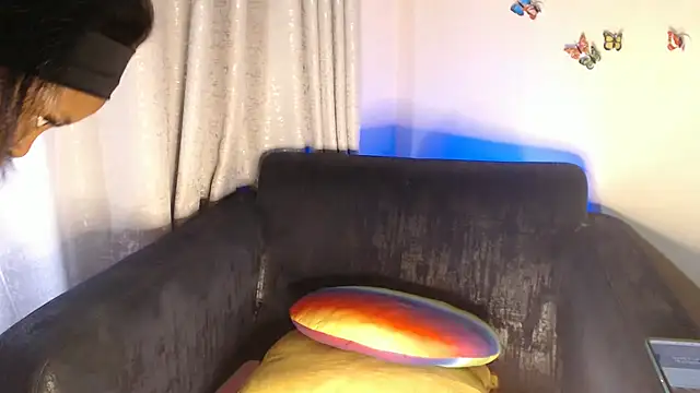 UzuriZahra01 online show from February 25, 2:15 pm