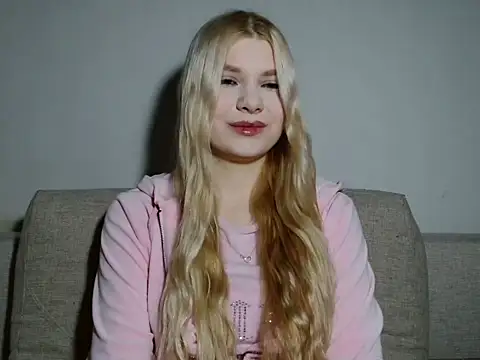 GeorginaLovely online show from January 15, 4:35 pm