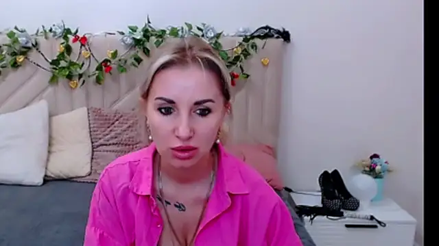 Hanna--Sweet online show from March 15, 1:35 pm