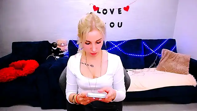 Hanna--Sweet online show from April 24, 11:57 am