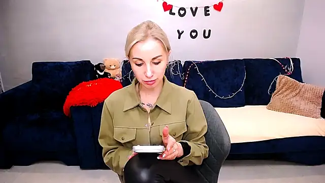 Hanna--Sweet online show from April 27, 11:07 am