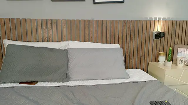 Mia Bellefort online show from April 21, 2:51 am