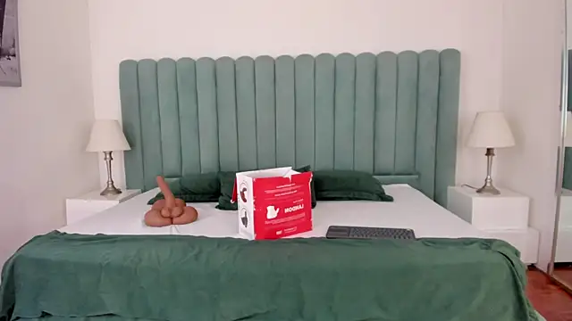 Scarlett  Noir online show from April 20, 8:45 pm