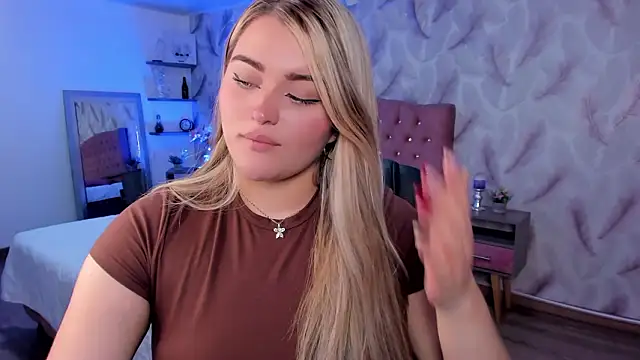 Luna volk  online show from January 18, 3:14 am