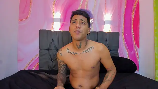 Hot Boys 69 online show from December 17, 1:15 pm