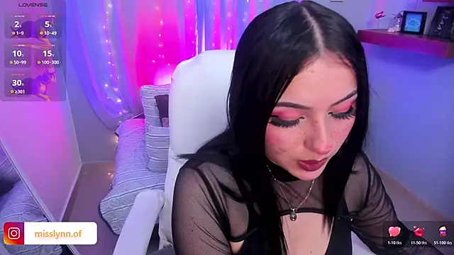 Missslynnn online show from January 8, 5:55 am