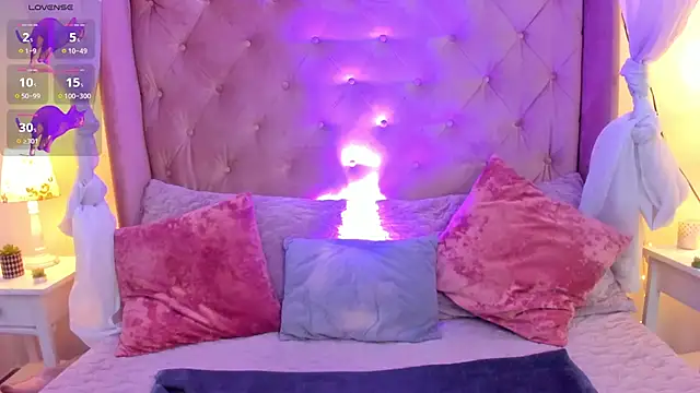 Missslynnn online show from April 24, 6:05 am