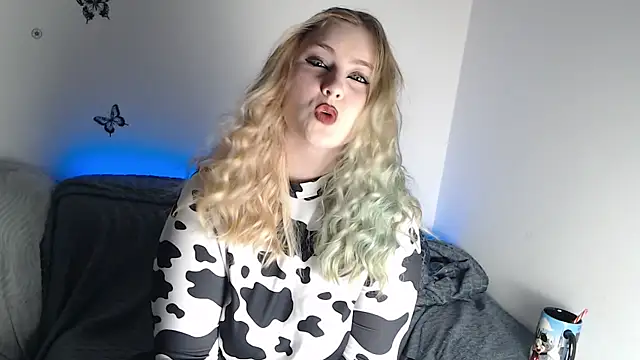 RebeFucksonn online show from April 26, 8:39 pm