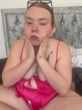 AnnieAinsx online show from April 28, 1:04 pm