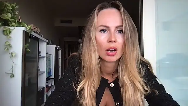 LeMilf online show from April 23, 8:44 am