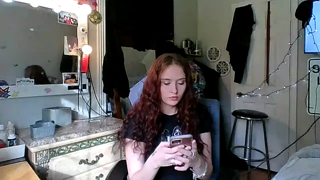 ariel4uuu online show from June 5, 11:33 pm
