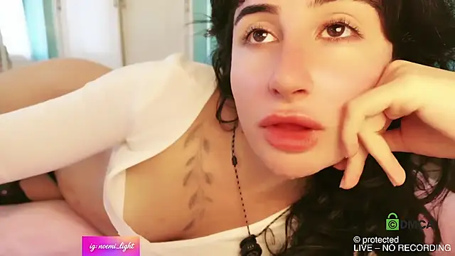 DeaAthena online show from May 11, 2:41 pm