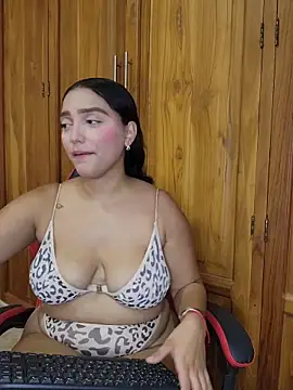 Mia em online show from June 11, 12:32 am