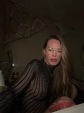 vinique99 online show from February 9, 8:11 pm