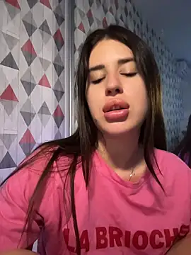 Lira Fayeee online show from June 8, 1:28 am
