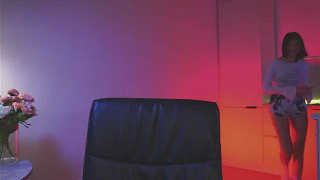 Leyla crsh online show from April 19, 5:29 am