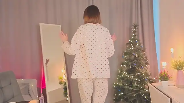 Leyla crsh online show from December 16, 6:08 am