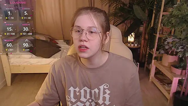 Alison Doody online show from February 19, 7:41 am