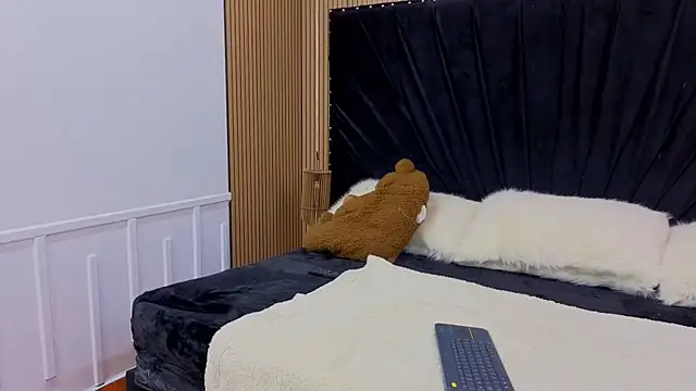 Megan-Horney- online show from April 22, 1:52 pm