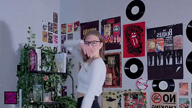 JeaneneWoltz online show from January 17, 10:12 am