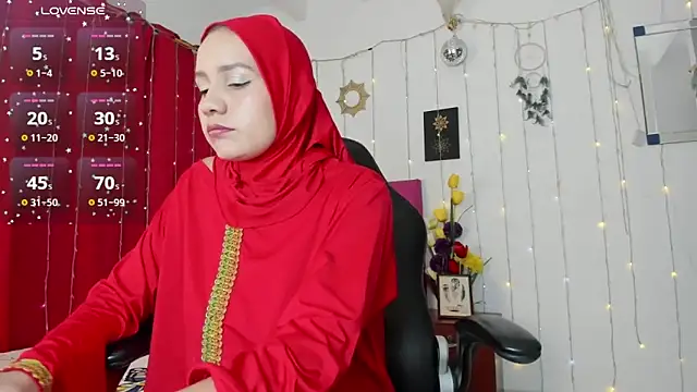 Sara-Maalouf online show from December 19, 9:51 pm