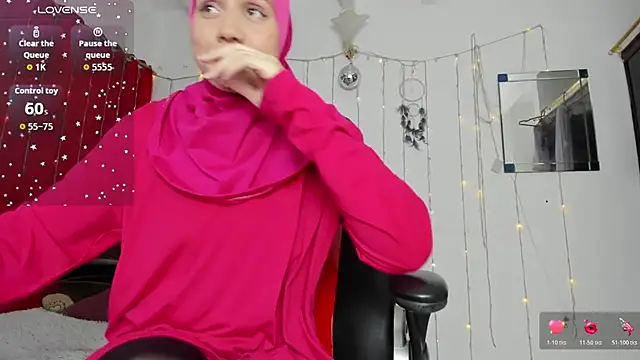 Sara-Maalouf online show from December 22, 7:50 pm