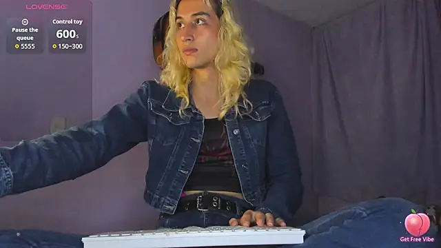Elis-Darling online show from March 25, 11:18 pm