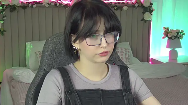 ElenaSomerhalder online show from January 13, 9:57 am